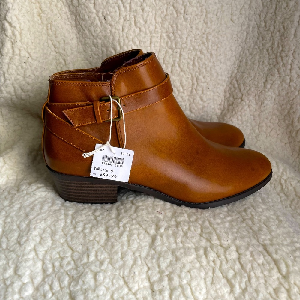 American Eagle ankle boots